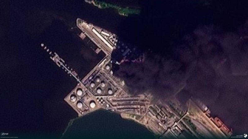 Спутниковые снимки зафиксировали последствия пожара на нефтяном терминале в Санкт-Петербурге
