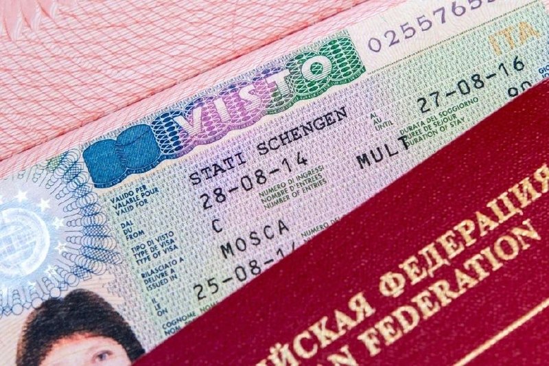 11 европейских стран требуют ужесточить визовый режим для россиян в Шенгенской зоне