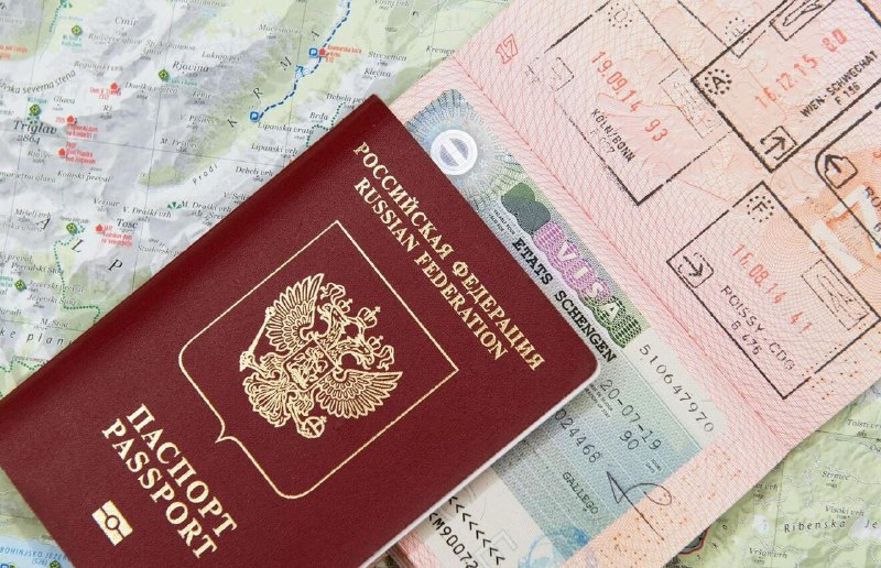 Эксперт опроверг вероятность скорого запрета шенгенских виз для россиян