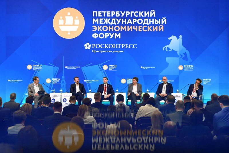 Лидеры российского финтеха обсудили на ПМЭФ переход от финтеха к «фантеху» и влияние ИИ на банкинг