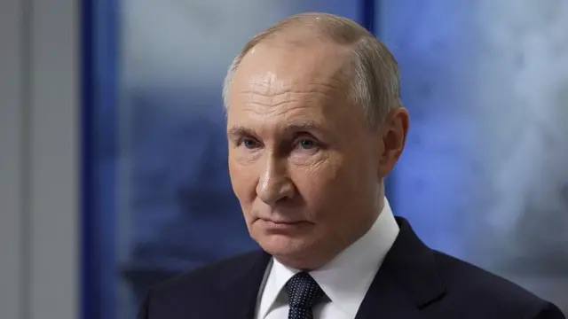 Путин отметил успешное развитие отношений между Россией и Казахстаном