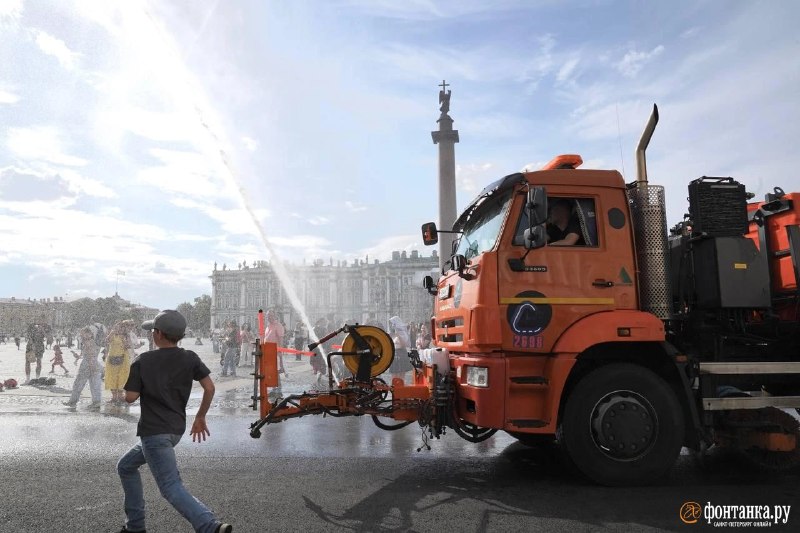 В Петербурге похолодало и напустило облачность