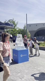 В московском парке «Орион» проходит акция, посвященная проблеме исчезновения белых медведей