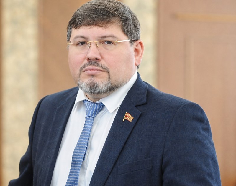 Стая бродячих собак напала на экс-депутата Челябинской области