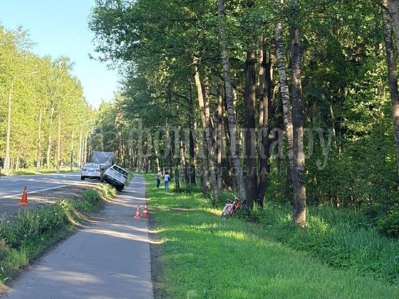 В Лисьем Носу автомобиль насмерть сбил велосипедиста
