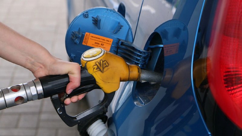 В Москве и Подмосковье ограничили объем продажи бензина на АЗС