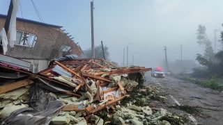 Мощный смерч на Урале: разрушены дома и пострадали люди