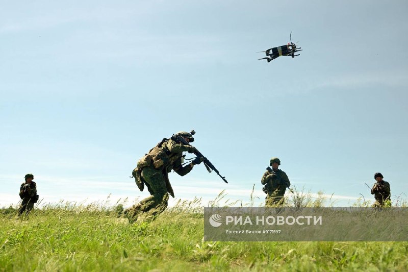 Бойцы 164-й бригады группировки «Запад» отрабатывают противодействие FPV-дронам