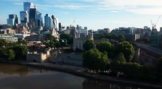 Над Лондоном запустили аниматронного дракона в честь премьеры «Дома дракона»