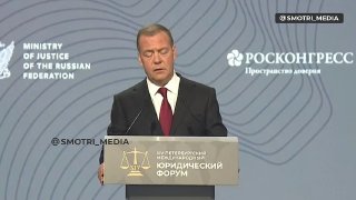 Дмитрий Медведев заявил о сохранении нацистских идей среди европейских лидеров