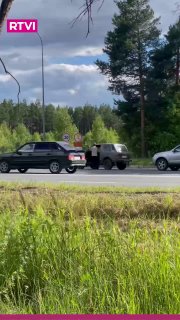Автомобилисты во Владимире толкают машины до заправки, чтобы не тратить бензин