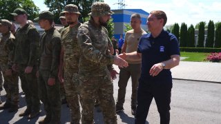 Единая Россия и фонд «Ветераны СВО» передали спецтехнику бойцам в Ростовской области