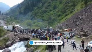 В Кыргызстане продолжаются поиски мальчика, унесенного течением реки