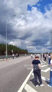 На трассе М-11 в Тверской области образовалась крупная пробка из-за перекрытия дороги сотрудниками ДПС