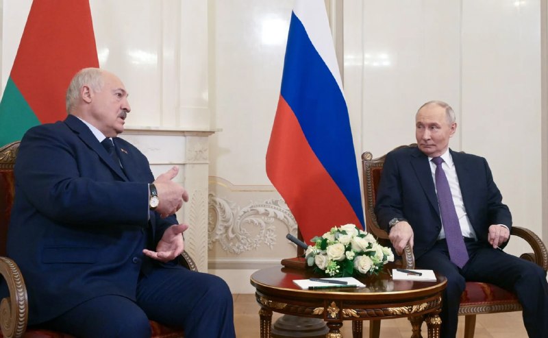 Лукашенко улетел на секретную встречу с Путиным