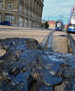 В Лейпциге из-за рекордной жары приостановлено движение трамваев