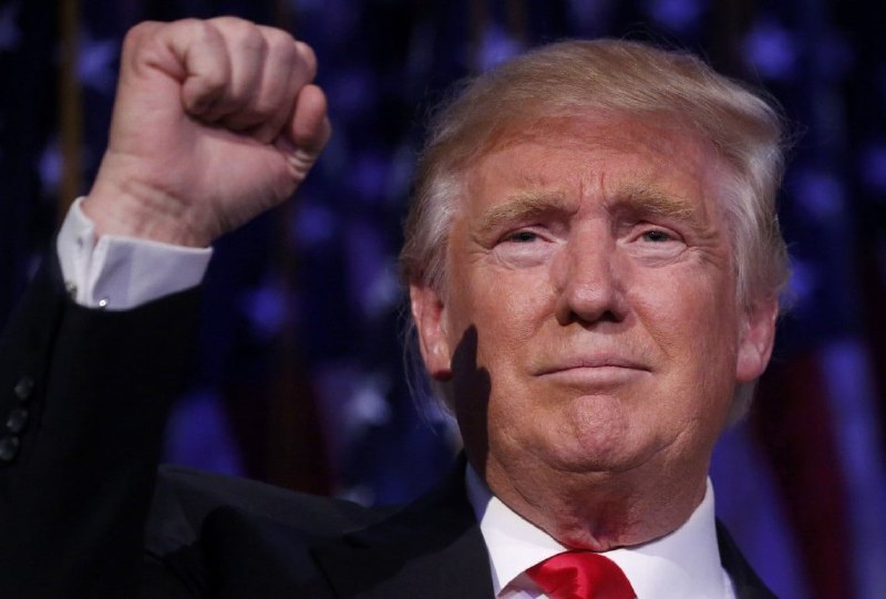 Алмазный центр Антверпена подарил Трампу перстень с бриллиантами в честь 250-летия независимости США