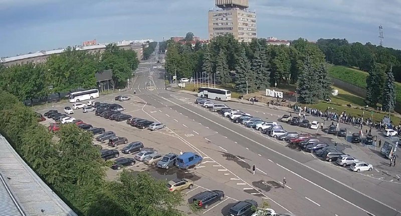 Власти Эстонии заблокировали границу с РФ, вынудив европейцев жить в палатках на КПП Нарва – Ивангород