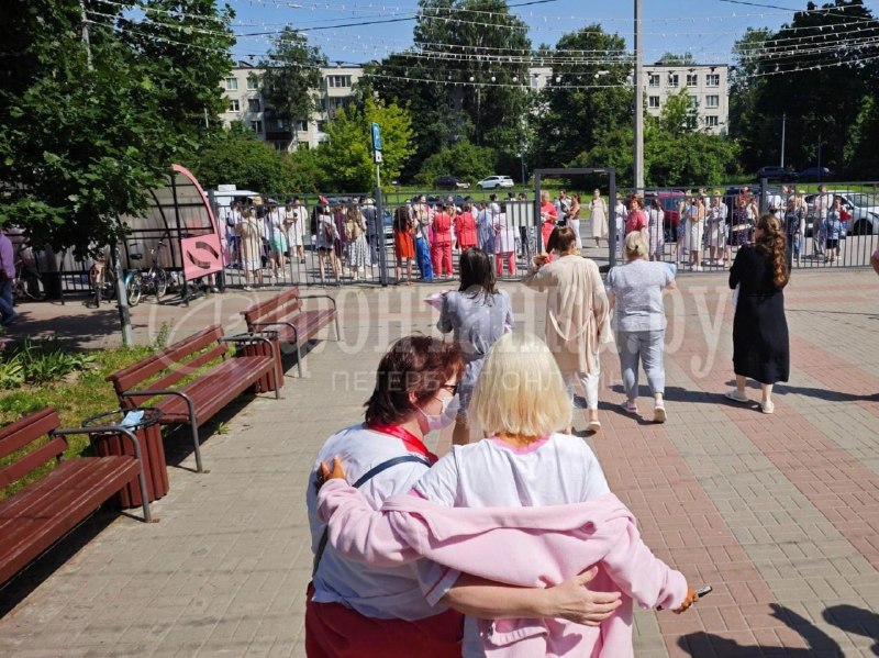 В Роддом № 10 и Николаевскую больницу в Санкт-Петербурге провели эвакуацию