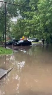 В Перми из-за сильных ливней появились оползни и прорвало канализацию