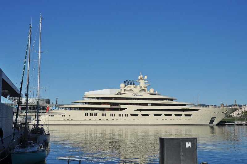 Суперъяхту Алишера Усманова Dilbar вывели из-под санкций Евросоюза