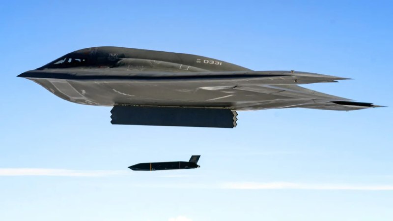Бомбардировщики B-2A Spirit протестировали пуск противокорабельных ракет AGM-158C LRASM