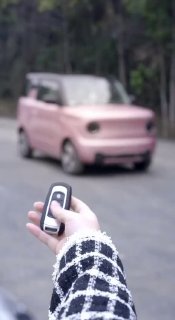 В России стартовали продажи компактного электрокара Geely Panda Mini