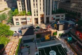 В Нью-Йорке представили гигантский Кубок мира из 1,3 млн деталей LEGO