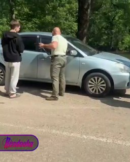 В Хабаровском крае инспектор рыбинспекции открыл стрельбу по колесам автомобиля во время проверки