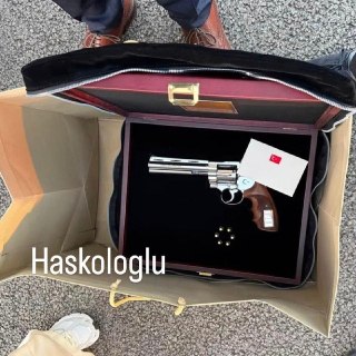 Бельгийская делегация узнала о подарке Эрдогана в виде боевого пистолета только после возвращения домой
