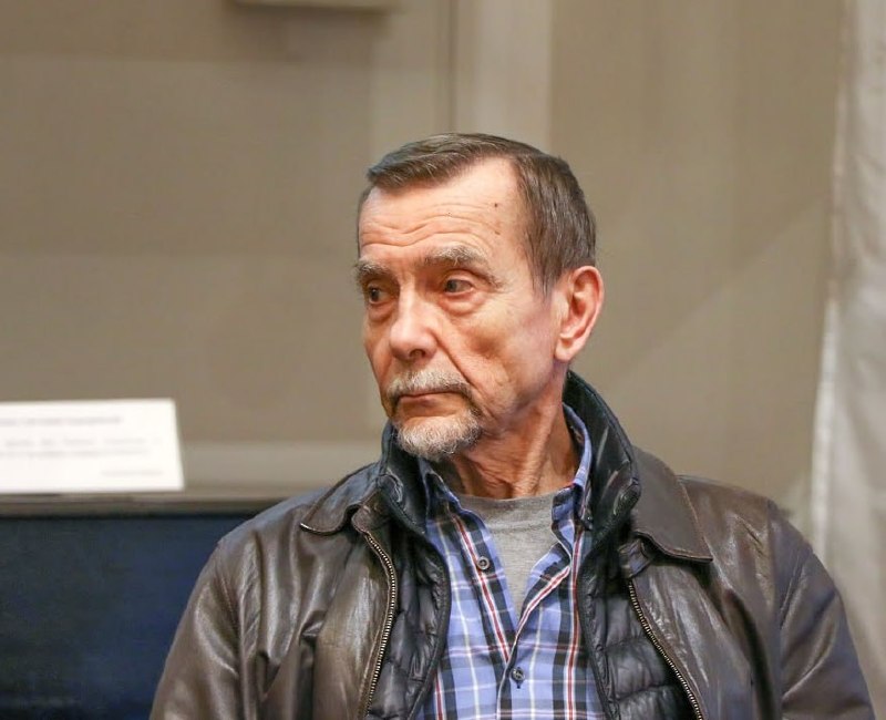 Правозащитнику Льву Пономареву запросили 6,5 лет заочно по статьям об «иноагентах» и «нежелательных организациях»