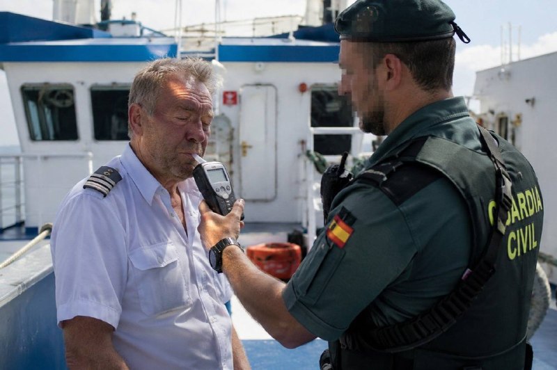 В порту Лас-Пальмас задержано судно под флагом Нидерландов из-за пьяного капитана