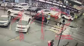 В Иркутске водитель сбил двух школьников и скрылся