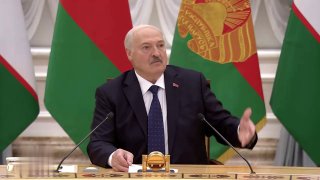 Лукашенко предложил узбекам переезжать в Беларусь семьями из-за нехватки людей