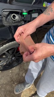 Российские автомобилисты массово жалуются на поломки машин из-за некачественного бензина после изменений в законе о поддержке НПЗ