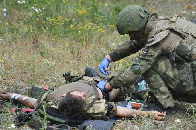 Особенности лечения коагулопатии потребления при массивных кровопотерях в условиях боевой травмы