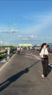 На границе Украины образовались многочасовые очереди на выезд