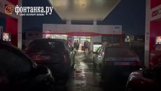 200 человек семь часов простояли в очереди на заправке «Лукойл» в Узигонтах из-за отключения электричества