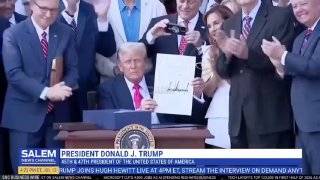 Комментатор Хьюитт призвал Трампа сделать американский язык официальным в США