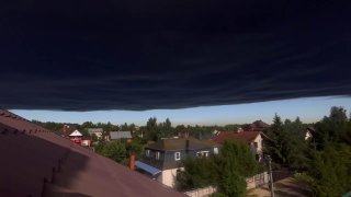 Москву и Подмосковье накрыло густым чёрным дымом
