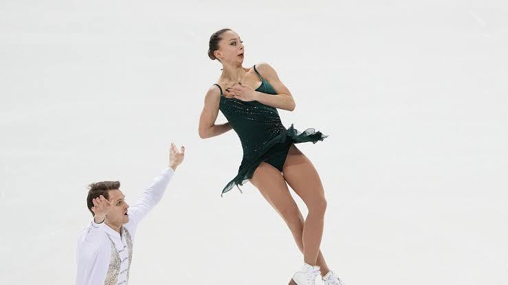 Чемпионы России по фигурному катанию досрочно завершили сборы в Грузии из-за поломки конька