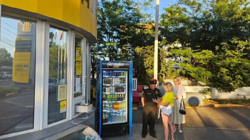 В Новороссийске казаки дежурят на заправках из-за очередей за бензином