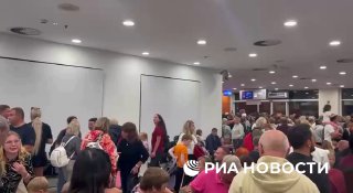 Сотни российских туристов не могут вылететь из Антальи.