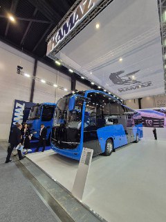 "Камаз" представил новый туристический автобус на природном газе