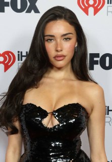 На показ Victoria’s Secret 2025 приглашены Мэдисон Бир, Karol G, Мисси Эллиотт и группа Twice.