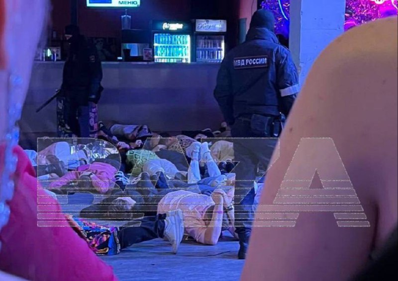 Силовики провели рейд в московском клубе 
