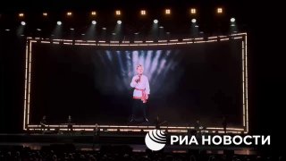 Shaman вернулся к истокам, исполнив частушки и сыграв на балалайке