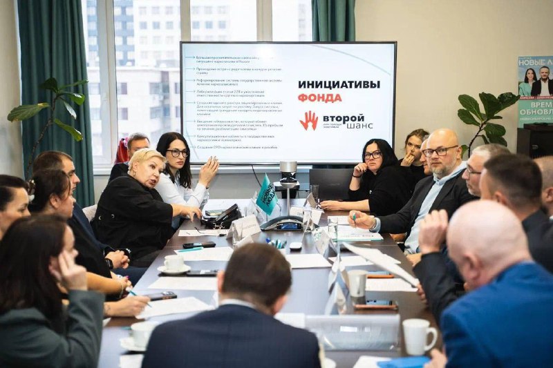 Депутаты предложили финансировать лечение зависимых за счет прибыли алкогольных и табачных компаний