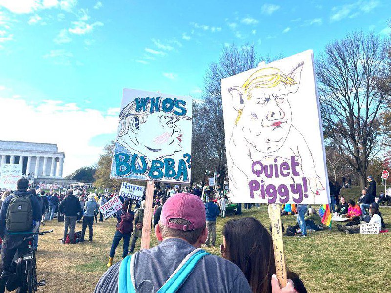 Протесты в Вашингтоне против "мирного плана" Трампа по Украине