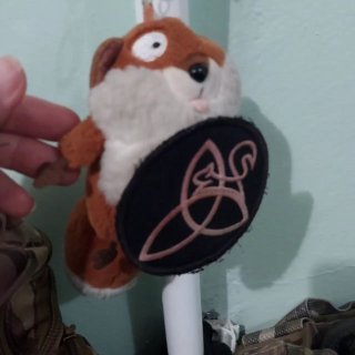 Боевой медик получила медицинский рюкзак от ХИЛЕР